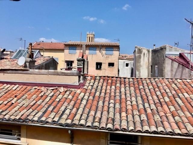 Petit Cocoon Rénové Avec Vue Sur Les Toits D'aix En Provence Appartamento *
